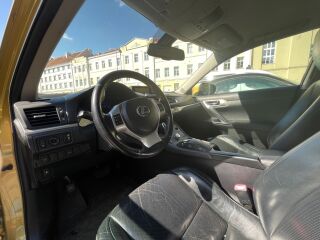 Lexus CT 200h 1.8 73kW