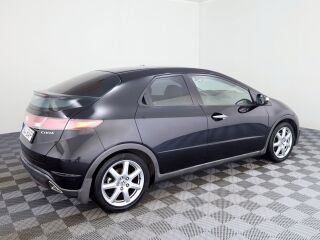 Honda Civic Elegance 1.8 103кВ