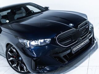 BMW i5 M60 xDrive 127кВ