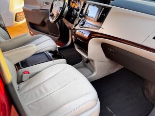 Toyota Sienna XLE 3.5 V6 197kW