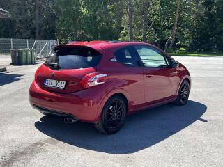 Peugeot 208 GTI 1.6 147кВ