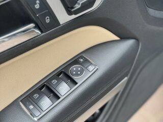 Mercedes-Benz E 350 3.5 AMG CGI 215kW