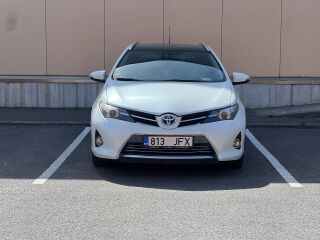 Toyota Auris 1.8 73кВ