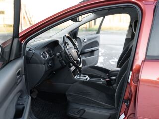 Ford Focus Ghia 2.0 107kW