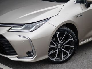 Toyota Corolla Luxury Plus 1.8 72kW