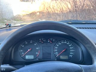 Volkswagen Passat 1.6 R4 74kW