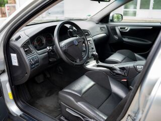 Volvo V70 Momentum 2.4 D5 120kW
