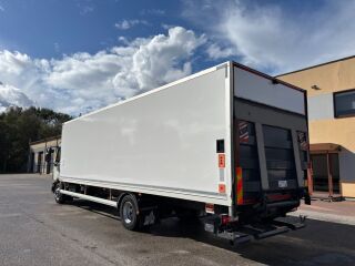 Volvo FL FL 210 BOX + LIFT 158kW