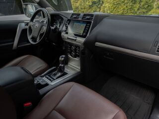 Toyota Land Cruiser Premium N1 2.8 150кВ