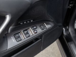 Lexus IS 220 s 2.2 130kW