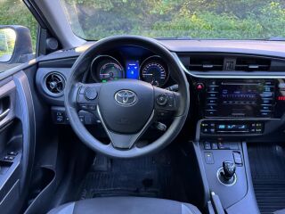 Toyota Auris 1.8 73kW