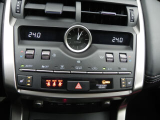 Lexus NX 300h AWD / Executive 2.5 114kW