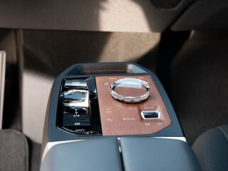 BMW iX xDrive 40 Sportpaket 240kW