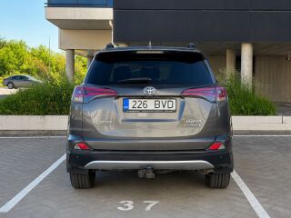 Toyota RAV4 Style Facelift Edition 2.5 114kW