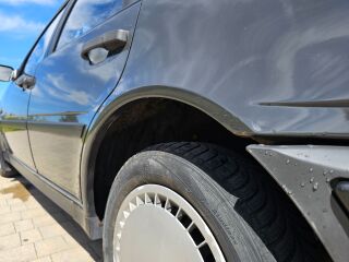 Volvo 440 GL 1.7 64kW