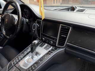 Porsche Panamera Turbo 4.8 V8 368kW