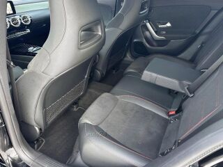 Mercedes-Benz CLA 220 4matic AMG pakett 2.0 140kW