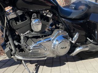 Harley-Davidson Street Glide V2