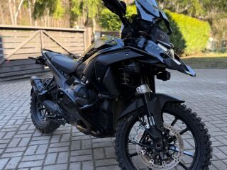 BMW R 1300 GS Triple Black boxer (flat twin) 107kW