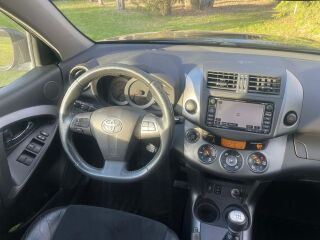 Toyota RAV4 4WD M/T Luxury 2.2 110kW