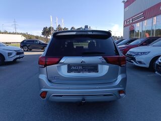 Mitsubishi Outlander Instyle Plus 4WD 2.4 PHEV 165kW