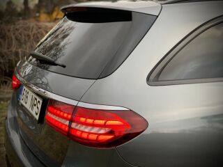 Mercedes-Benz E 300 de AMG Night pakett plug-in 225kW