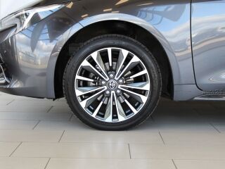 Toyota Corolla Luxury Hybrid 1.8 1.8  72kW  FWD 72kW