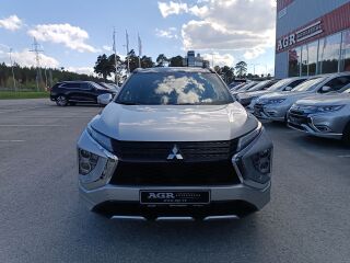 Mitsubishi Eclipse Cross Instyle Plus Pano 4WD 2.4 PHEV 138kW