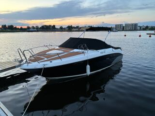 Sea Ray Weekender 235 4.3 V6