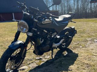 Husqvarna Svartpilen 125 R1 125cc  4T 11kW