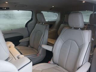 Chrysler Pacifica Limited 3.6 214kW