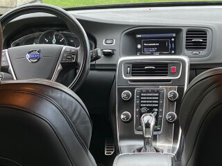 Volvo V60 R-Design 1.6 84kW