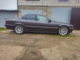 BMW 740 4.0 210kW