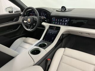 Porsche Taycan 4S 420кВ