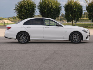 Mercedes-Benz E 300 AMG Night Package 2.0 143kW