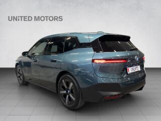 BMW iX xDrive 50 385kW