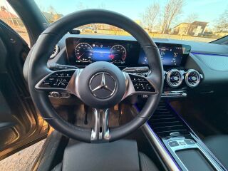 Mercedes-Benz GLA 180 Progressive package 1.3 100kW