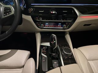 BMW 530 Luxury Line 3.0 R6 195kW