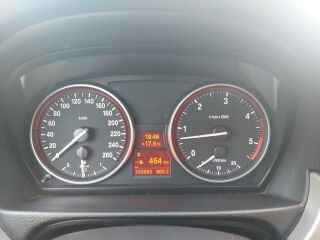 BMW 325 3.0 R6 145kW