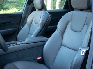 Volvo XC60 AWD e T6 PHEV Intelli Safe PRO SKY Wntr 2.0 T6 Recharge Plug-In Pistikhübriid 251kW