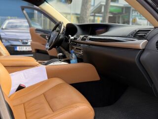 Lexus LS 460 4.6 268kW