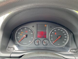 Volkswagen Golf V 1.4 R4 55kW