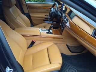 BMW 750 Individual xDrive long 4.4 330kW