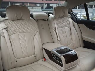 BMW 750 xDrive 4.4 V8 TwinPower Turbo 330кВ