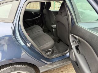Volvo V40 Cross Country Momentum 1.6 D2 84kW