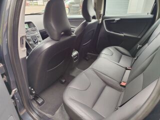 Volvo XC60 MOMENTUM 2.0 R4 D4 133kW