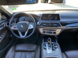BMW 740 X-Drive 3.0 235кВ