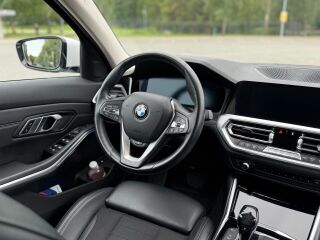 BMW 330 2.0 135kW