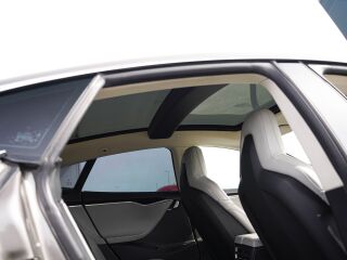 Tesla Model S 85D 384KW 158kW