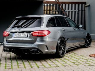 Mercedes-Benz C 63 AMG Biturbo 4.0 V8 350kW